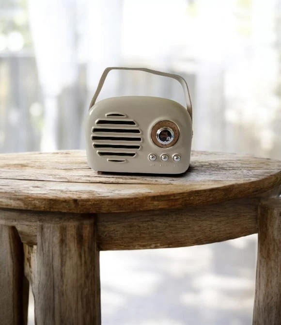 Kts-1682 Bluetooth Hoparlör Nostaljik Radyo Usb Tf Destekli Speaker Ses Bombası Bej